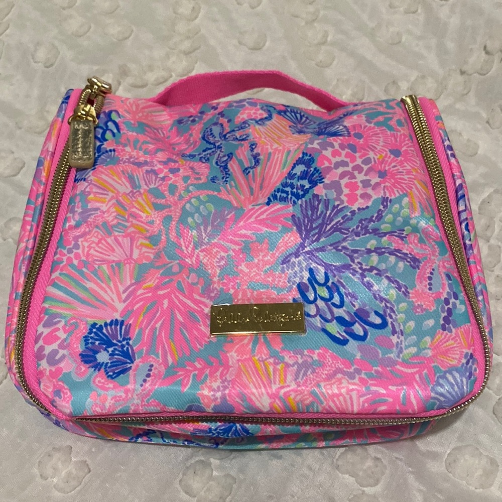 NEW Lilly Pulitzer Printed Hanging Travel Case Kit Splendor in the Sand
